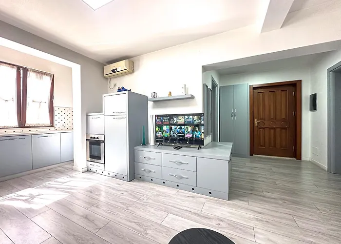 City Center 2Br Apartment