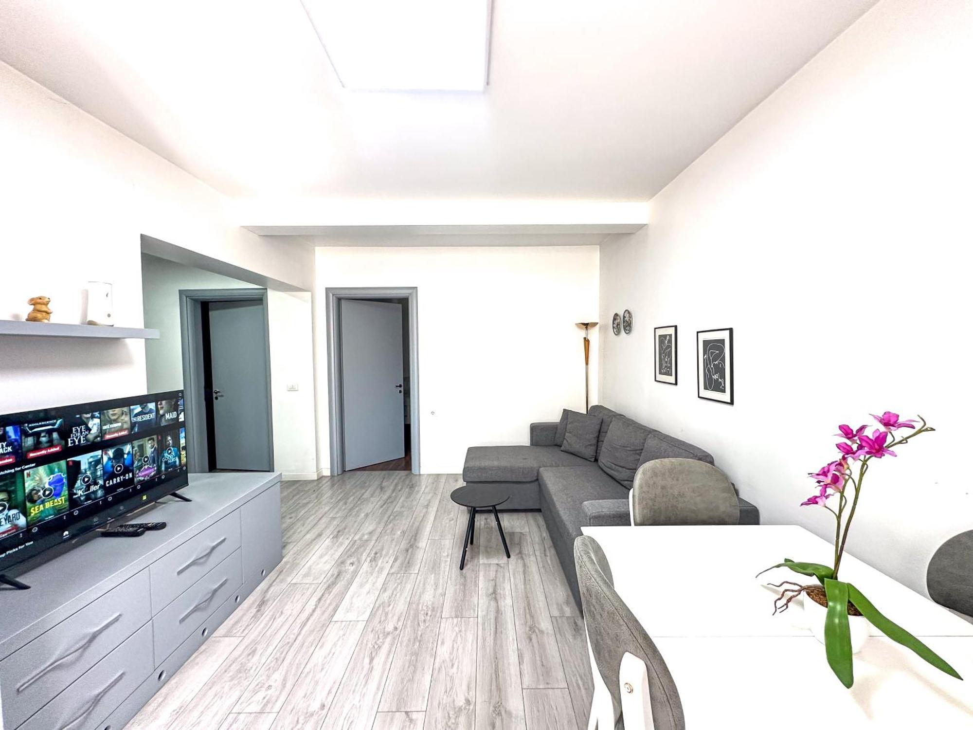 Center 2br Apartment